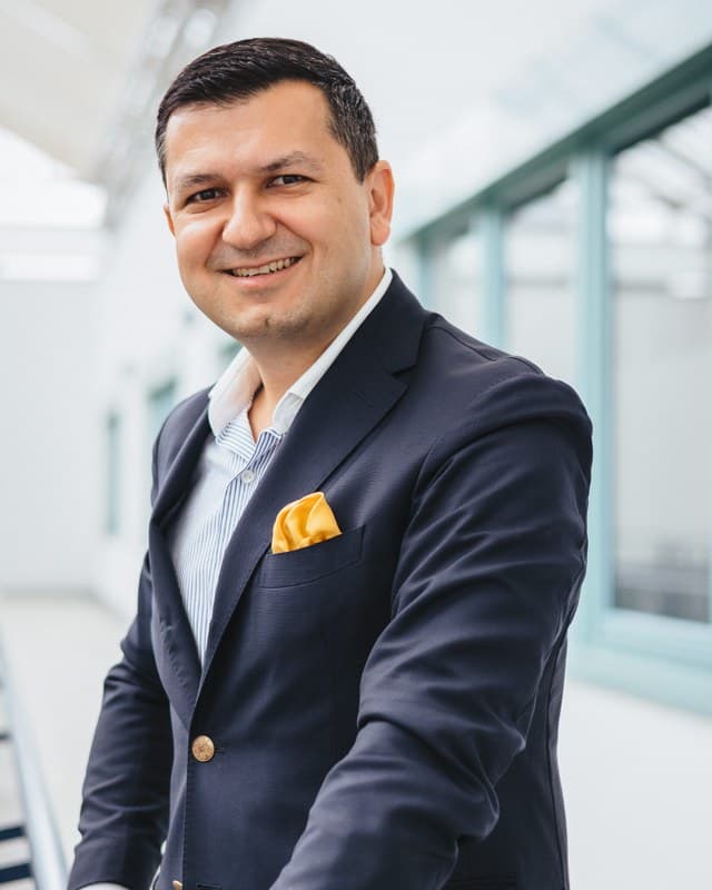 Dr. Ali Tınazlı